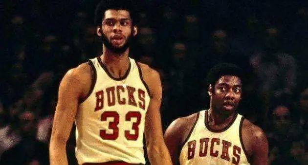 策应把防线 策应把防线